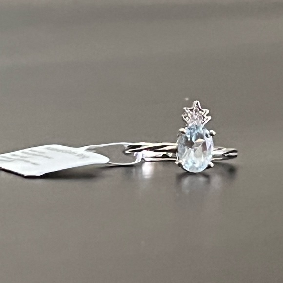 Natural Sky Blue Topaz Pineapple 🍍 Ring - Picture 2 of 8